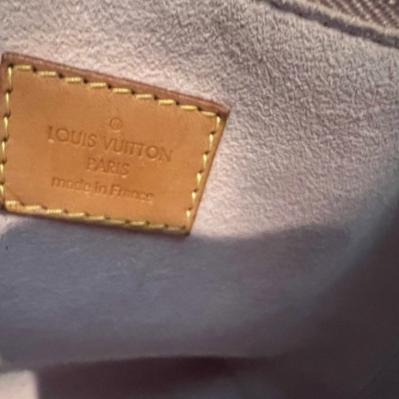 COPY - AUTHENTIC Louis Vuitton Propriano - Picture 15 of 16